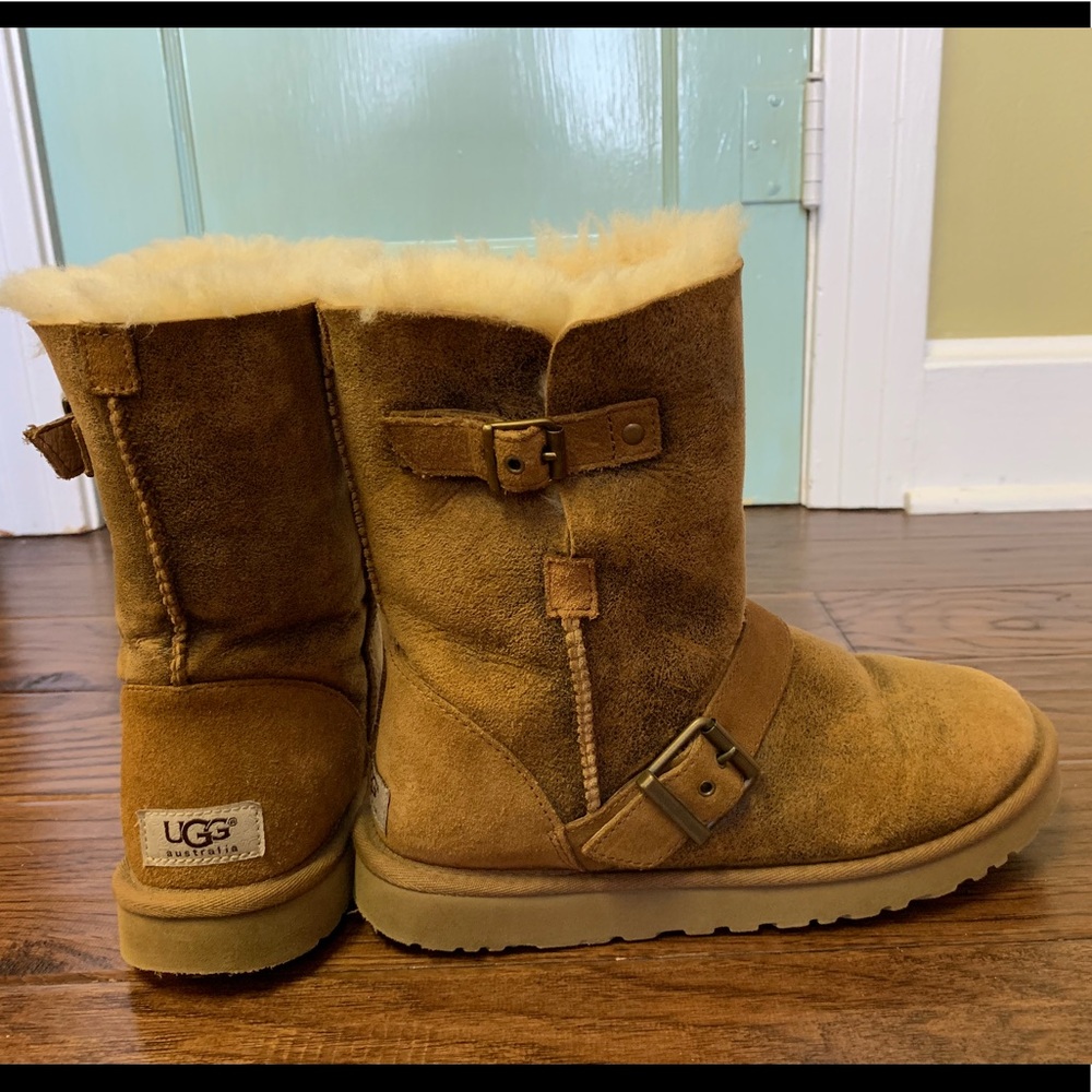 UGG Dylyn authentic sheepskin boots sz 8 brown
